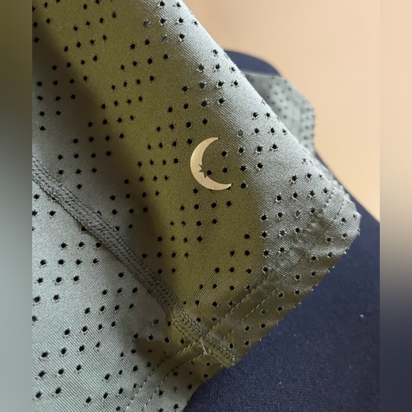 ZYIA Olive Chill Tank - Picture 2 of 7